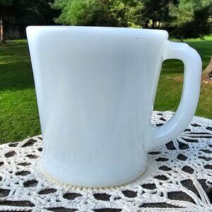 vintage coffee mug white milk glass Anchor Hocking FireKing line 1960s D handle